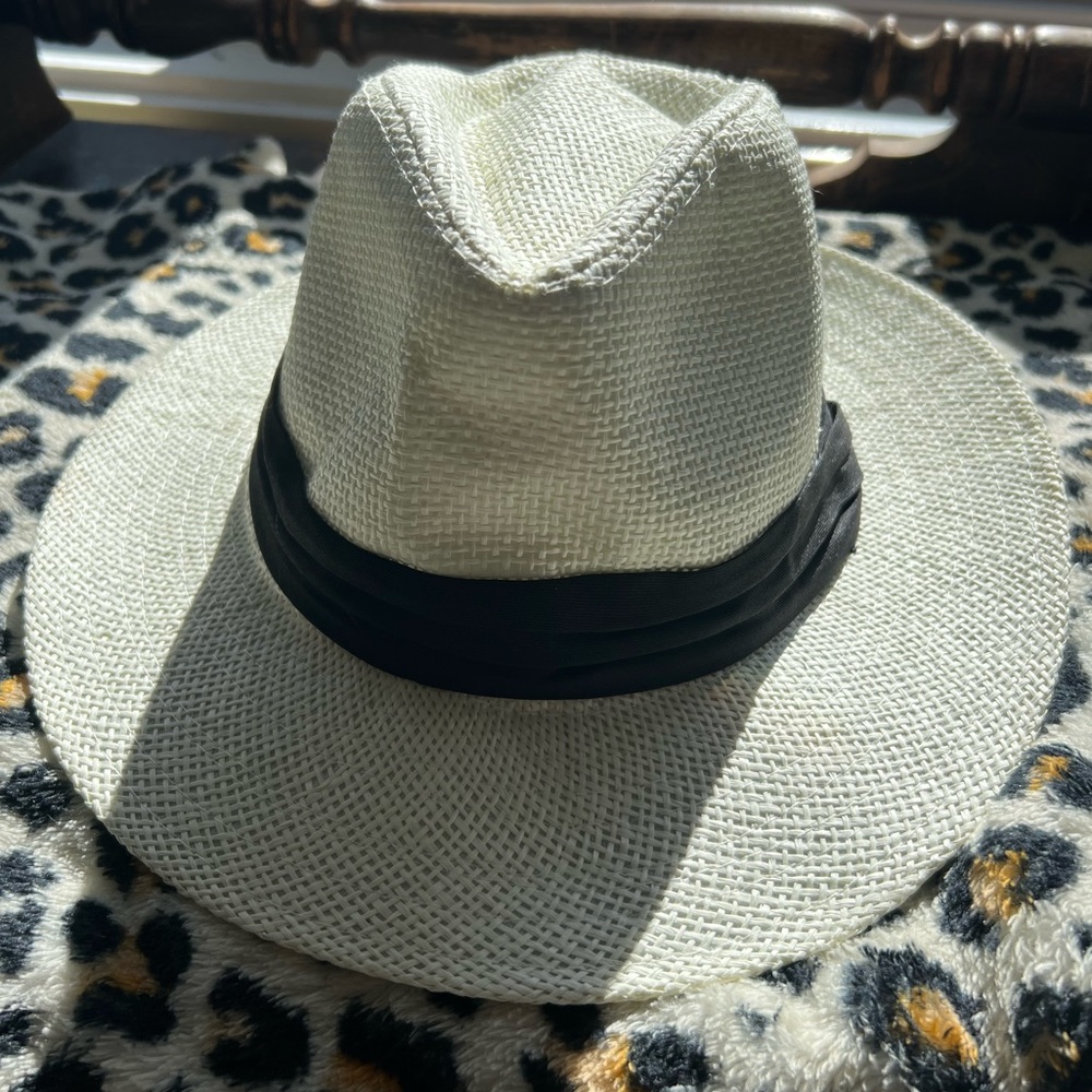 White Paper Fedora w/Black hat band
